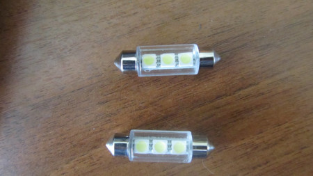 Лампа освещения салона 41 мм, 12Vх10W (плафон кабины все модели) белая (цоколь SV8,5-8)