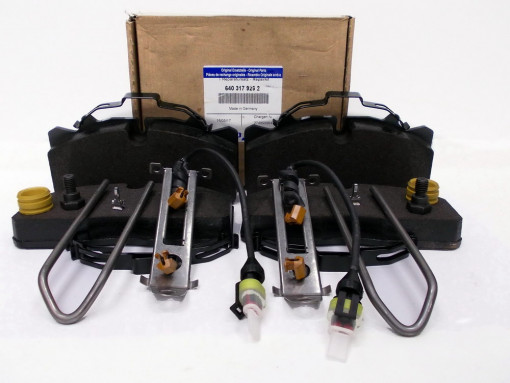 Колодка тормозная ГАЗон NEXT, Валдай NEXT (к-т 4шт) передняя /она же задняя (+6пружин +2датчика) "Оригинал"